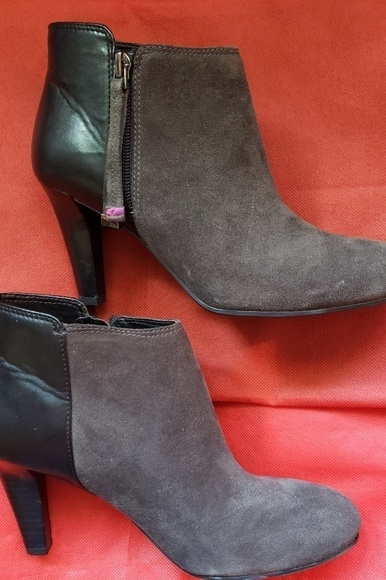Franco Sarto Emelina gray black ankle boots. - Picture 5 of 5